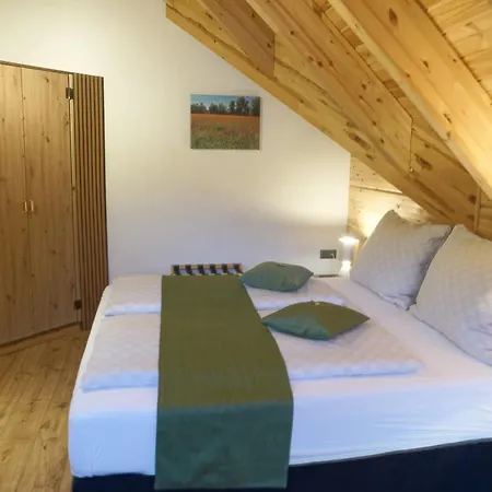 Wood 4 Jahreszeiten Apartmán *