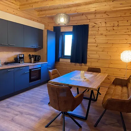Wood 4 Jahreszeiten Apartmán *